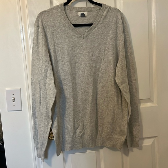 Old navy gray sweater size large - Picture 1 of 4